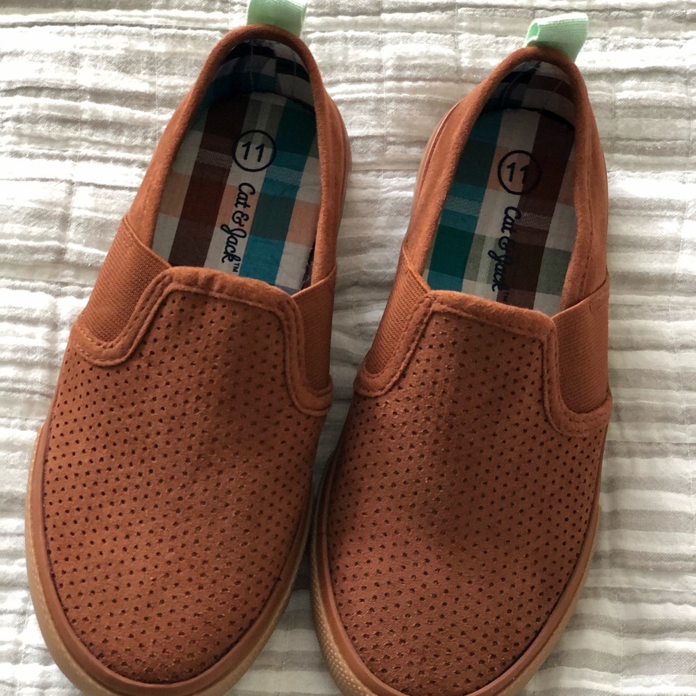 Never worn size 11 toddler shoes 👞